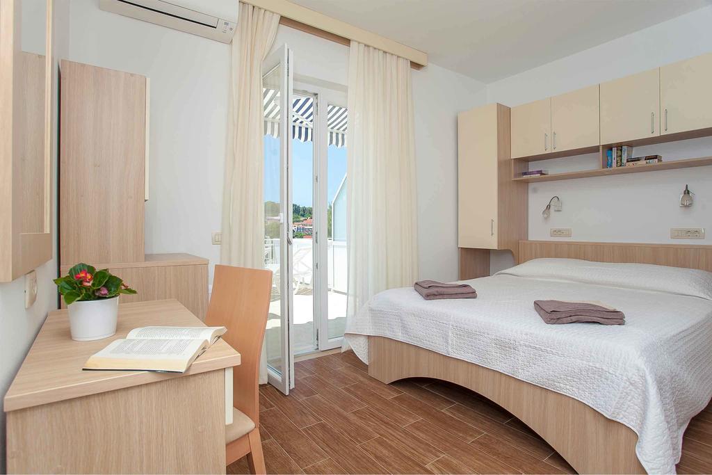 Guest House Lovric ルンバルダ エクステリア 写真