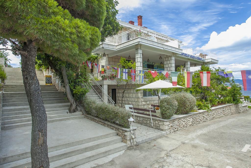 Guest House Lovric ルンバルダ エクステリア 写真